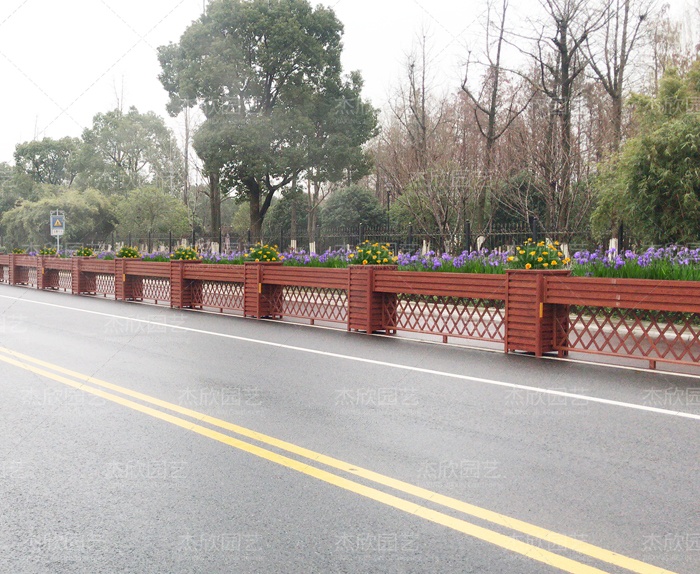 蘇州道路隔離花箱這么做！