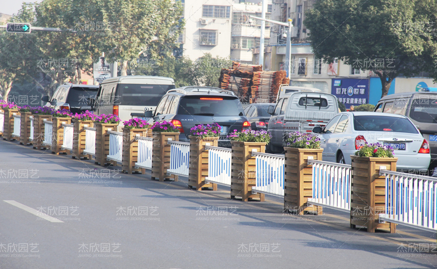 鋁合金花箱價格及規(guī)格是多少？