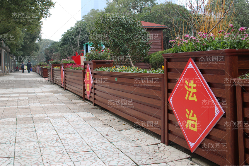 仿木花箱有哪些地方優(yōu)于木質(zhì)花箱？