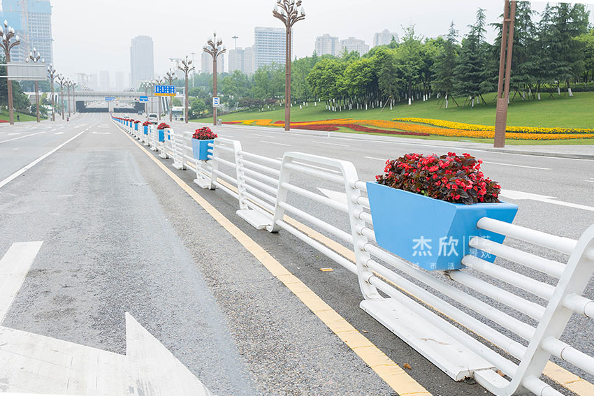 為什么花箱式隔離帶在市政大量使用？